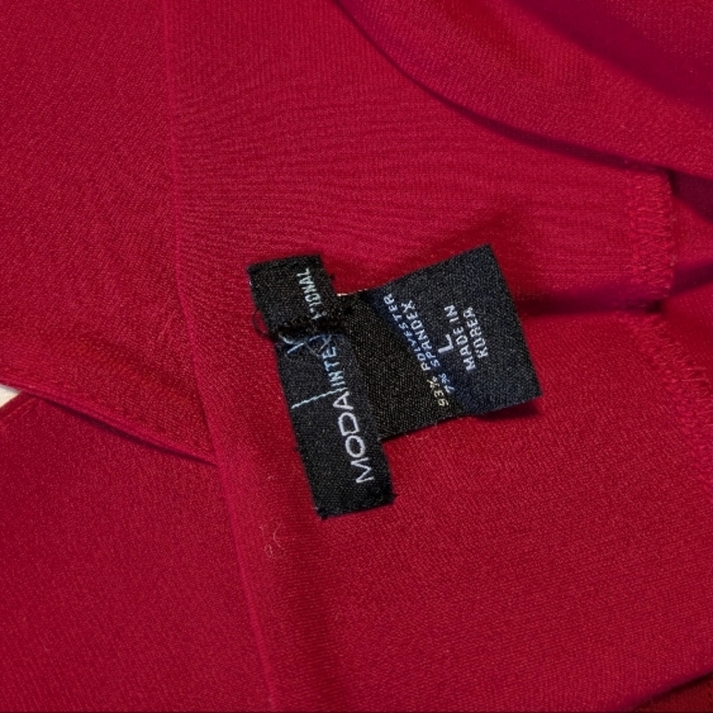 Elegant Red Long Sleeve Dress - Picture 4 of 4